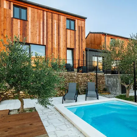 New!!! Trilogia Xxl - 12 Guests, 3 Pools וילה